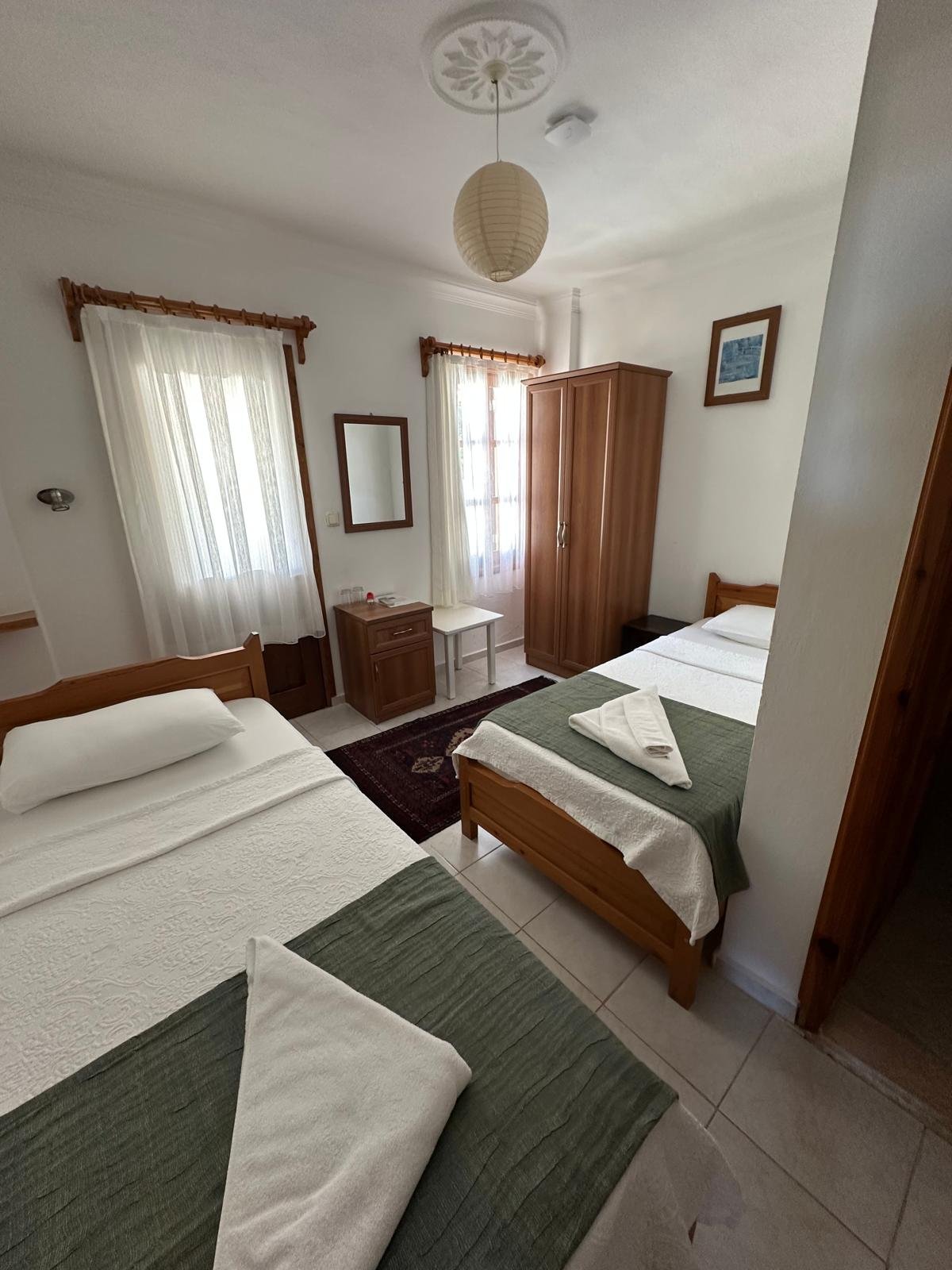 Room 01