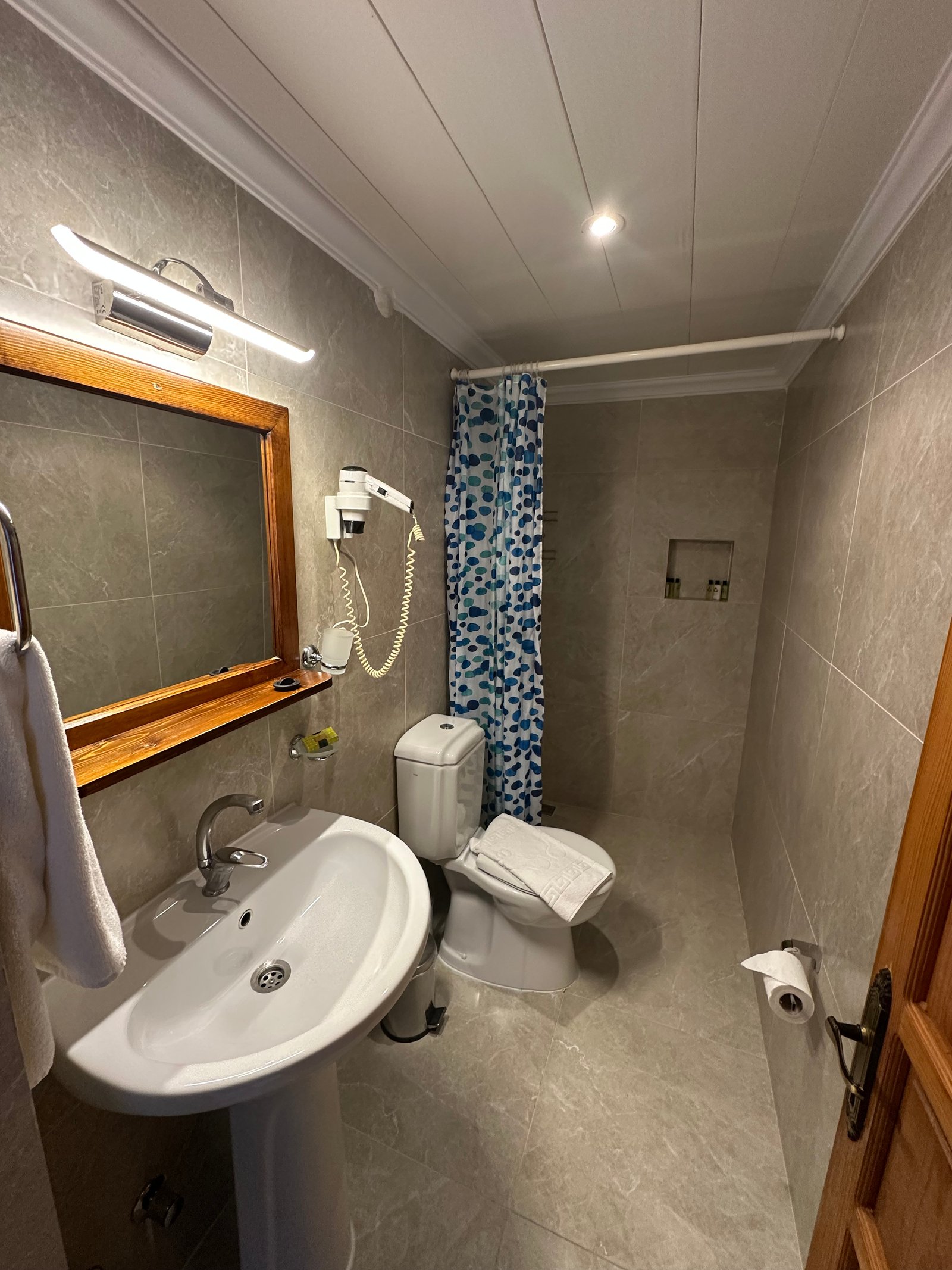 Room Image 3